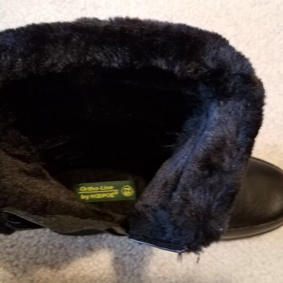 Leather boot with fur lining - Picture 5 of 12